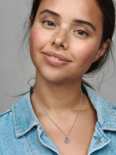 Collar con pendiente Círculos entrelazados Familia por siempre