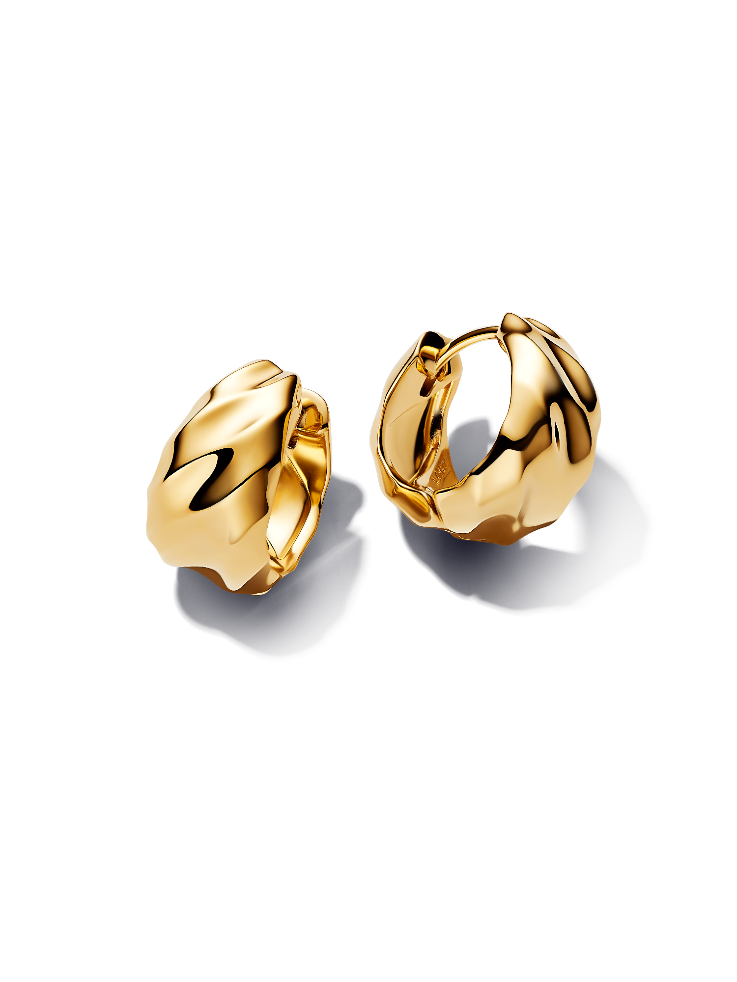 Aretes de aro ondulados