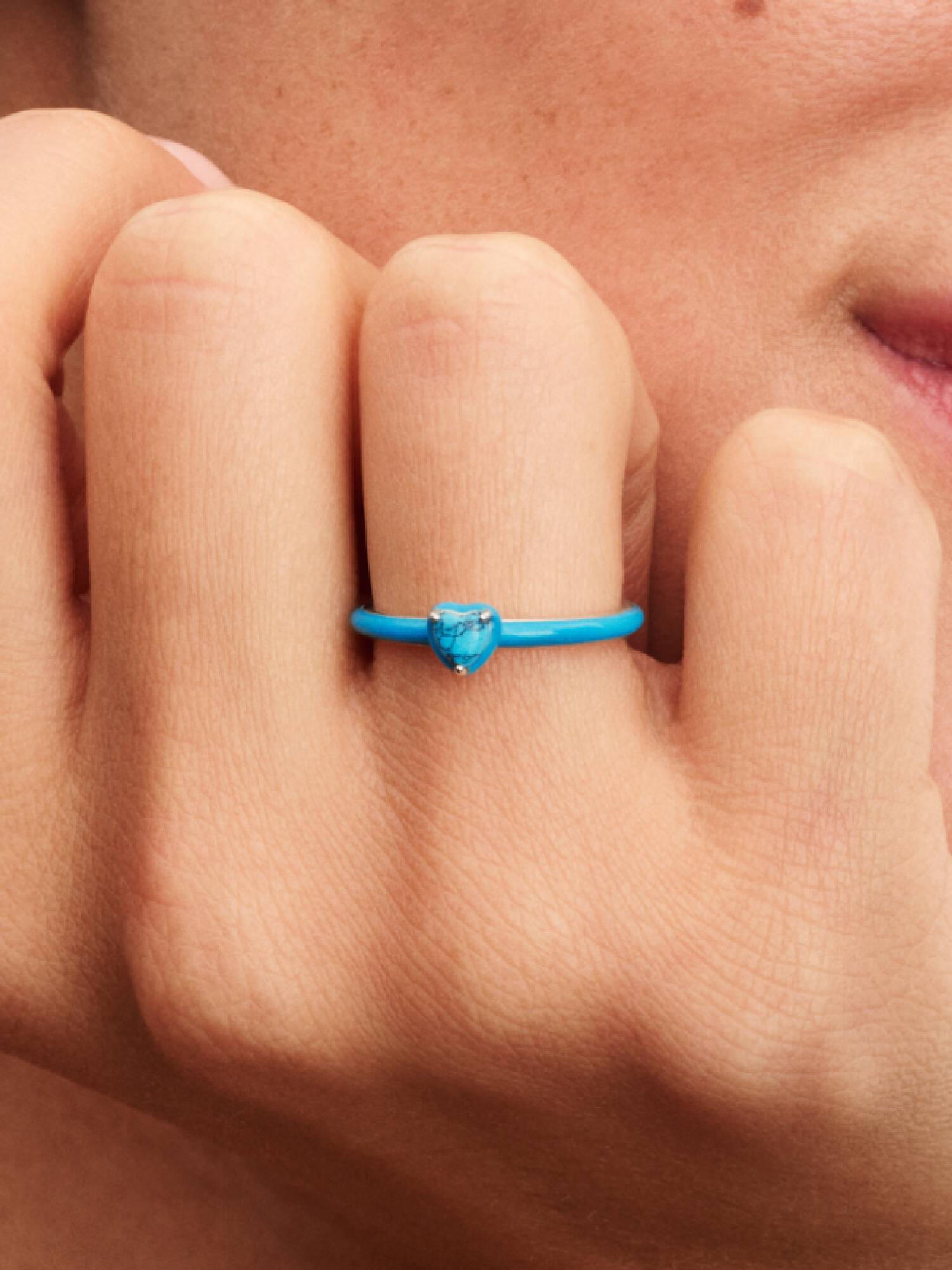 Anillo Corazón de color turquesa