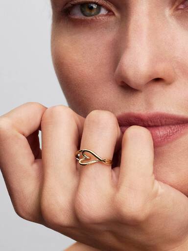 Anillo pequeño Corazón con forma orgánica
