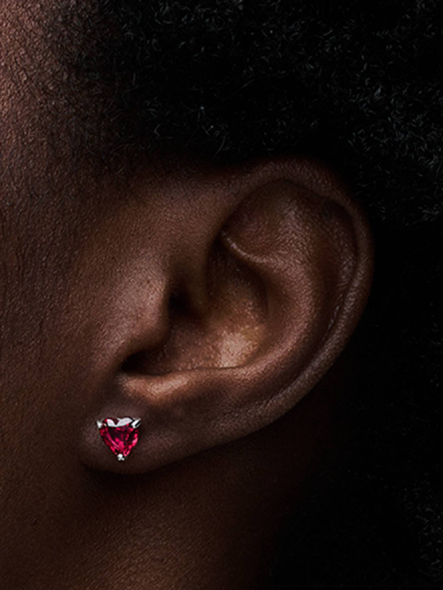 Aretes de botón Corazón rojo