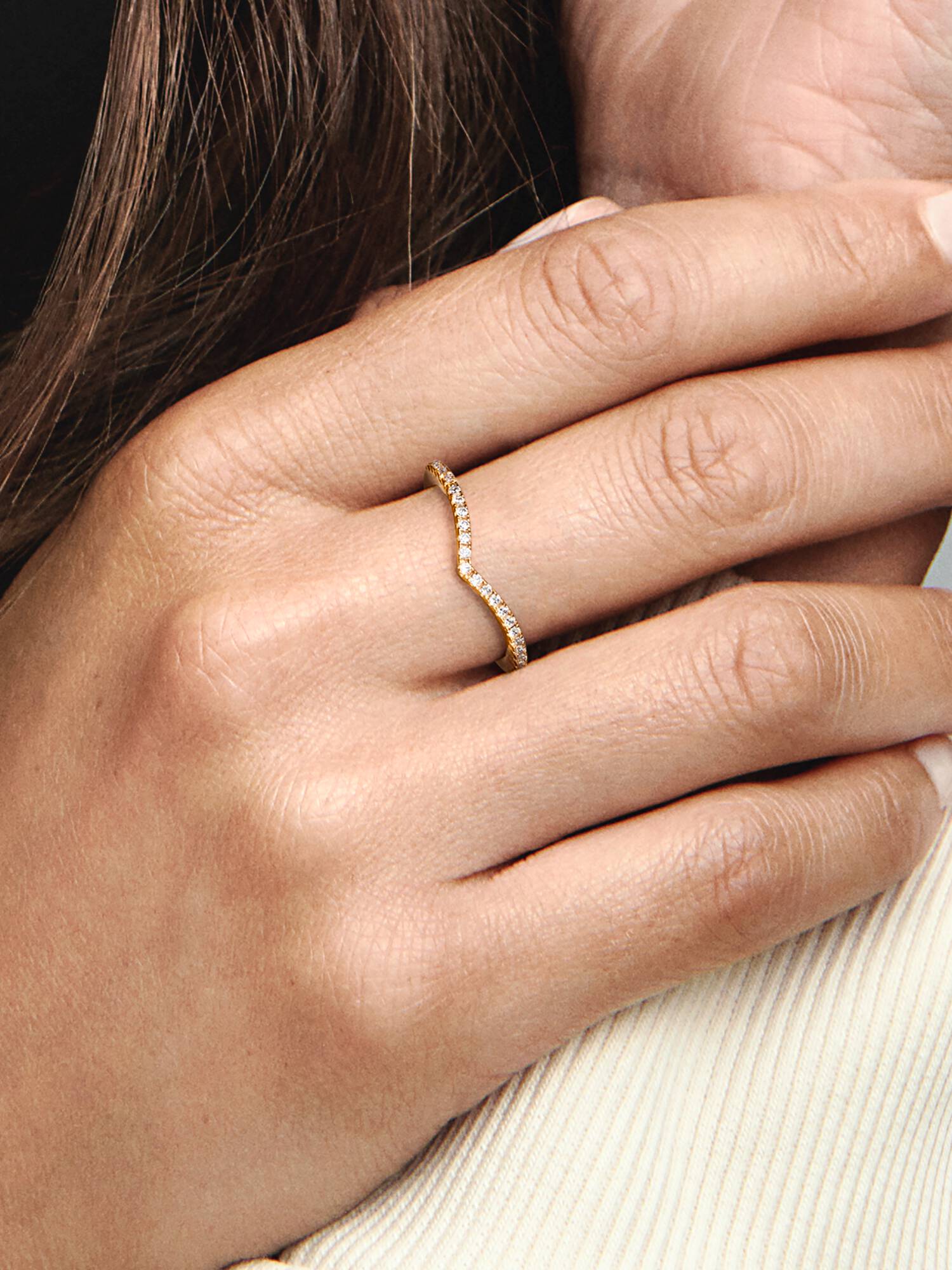 Anillo Hueso de los deseos deslumbrante