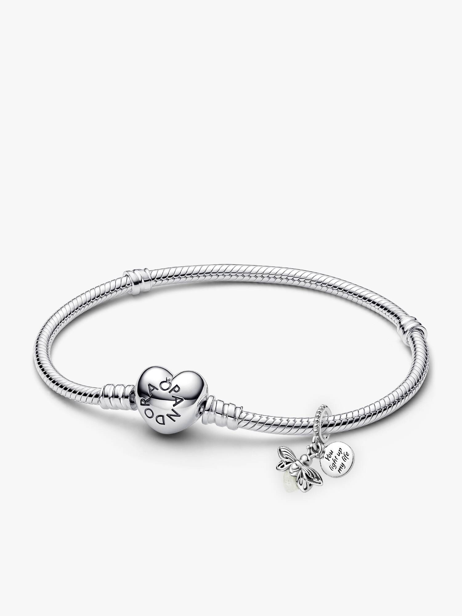 Set de brazalete de corazón y charm de luciérnaga