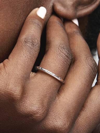 Anillo sencillo reluciente