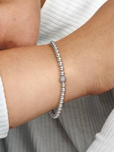 Brazalete de cuentas y pavé