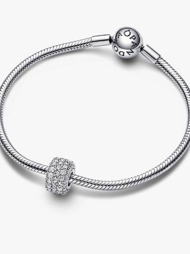 Charm Triple Fila de Brillante Pavé
