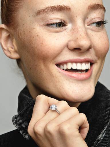 Anillo redondo brillante