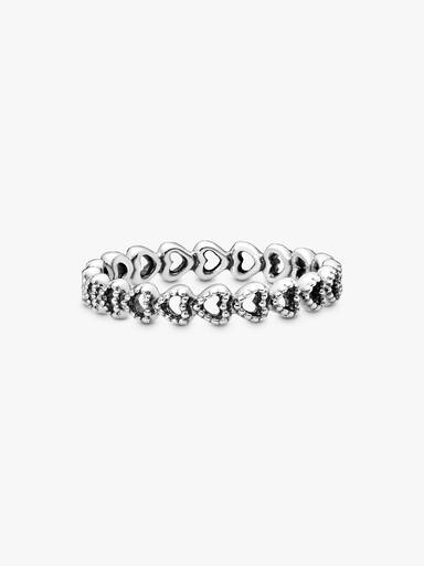 Anillo Banda de corazones