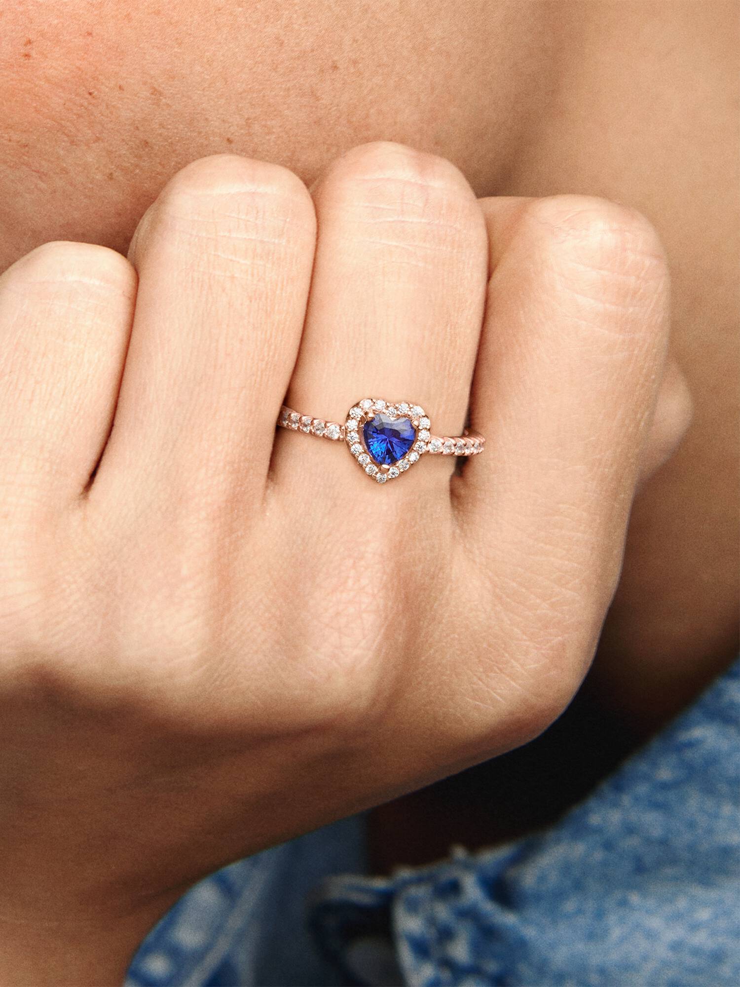 Anillo Corazón elevado azul reluciente