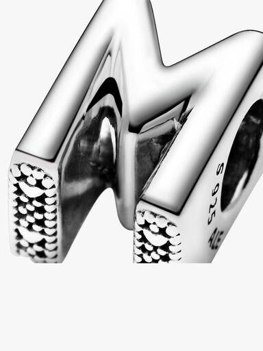 Charm del alfabeto letra M