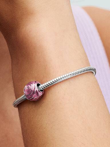 Charm Rosa color rosado en flor