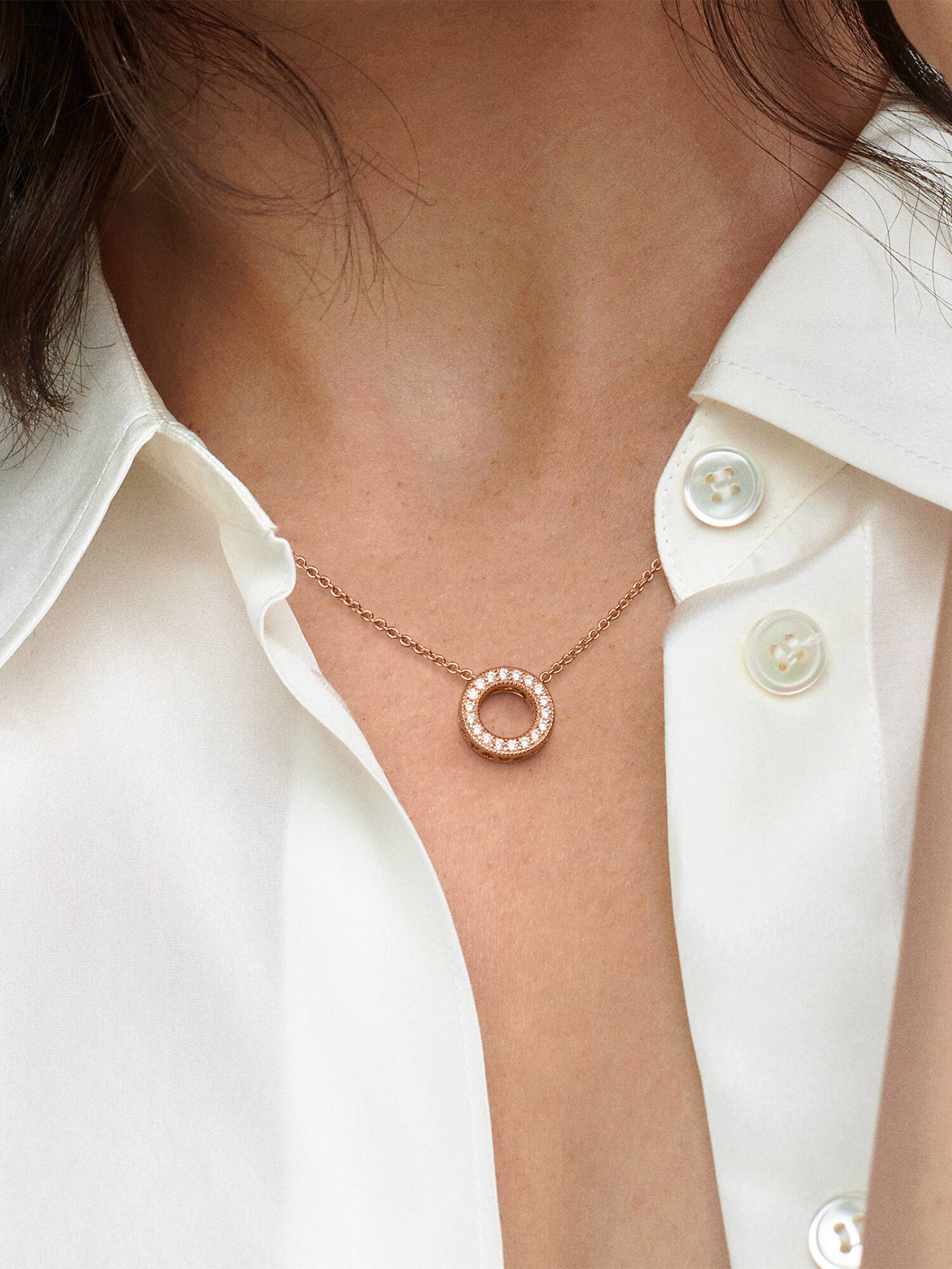 Collar collier Círculo de pavé con logotipo Pandora