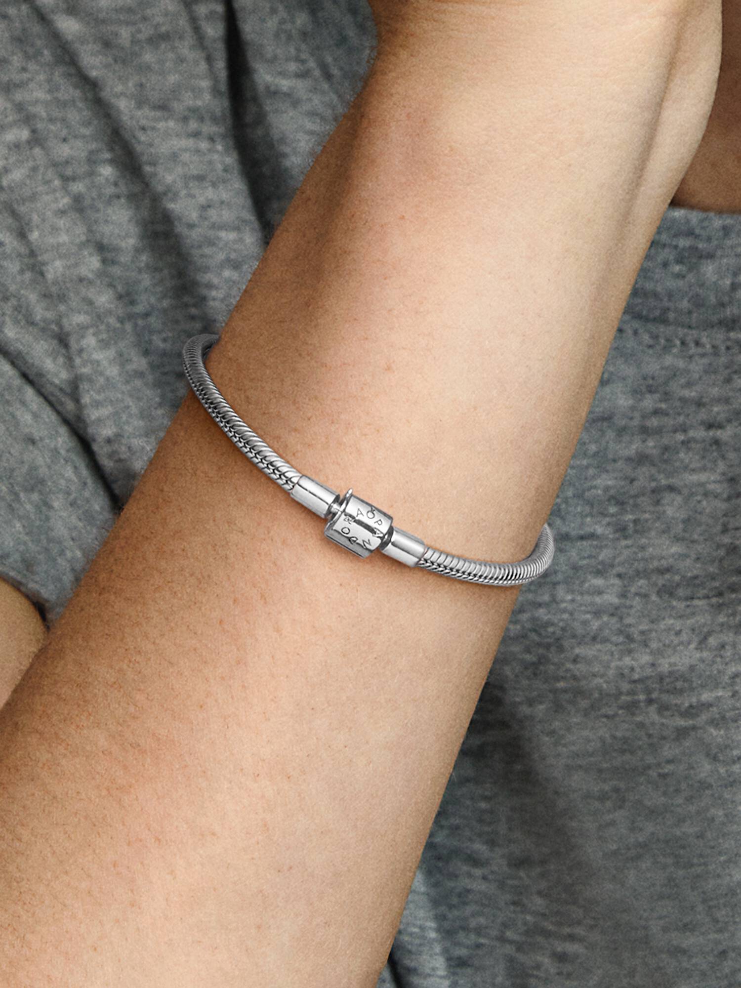 Brazalete cadena de serpiente con broche de barril