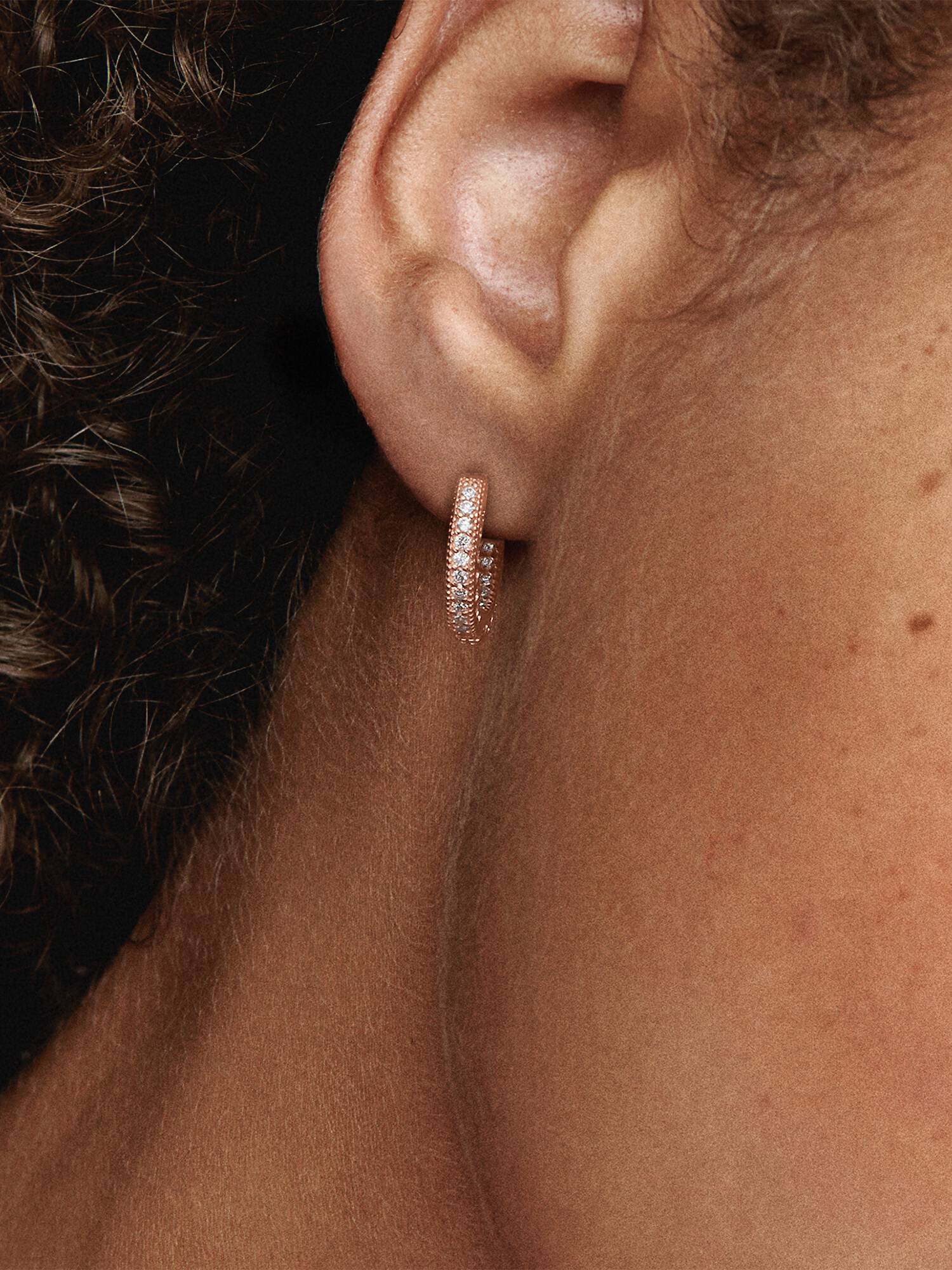 Aretes de aro Corazón de pavé