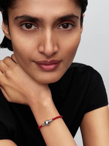 Brazalete de cuero trenzado rojo