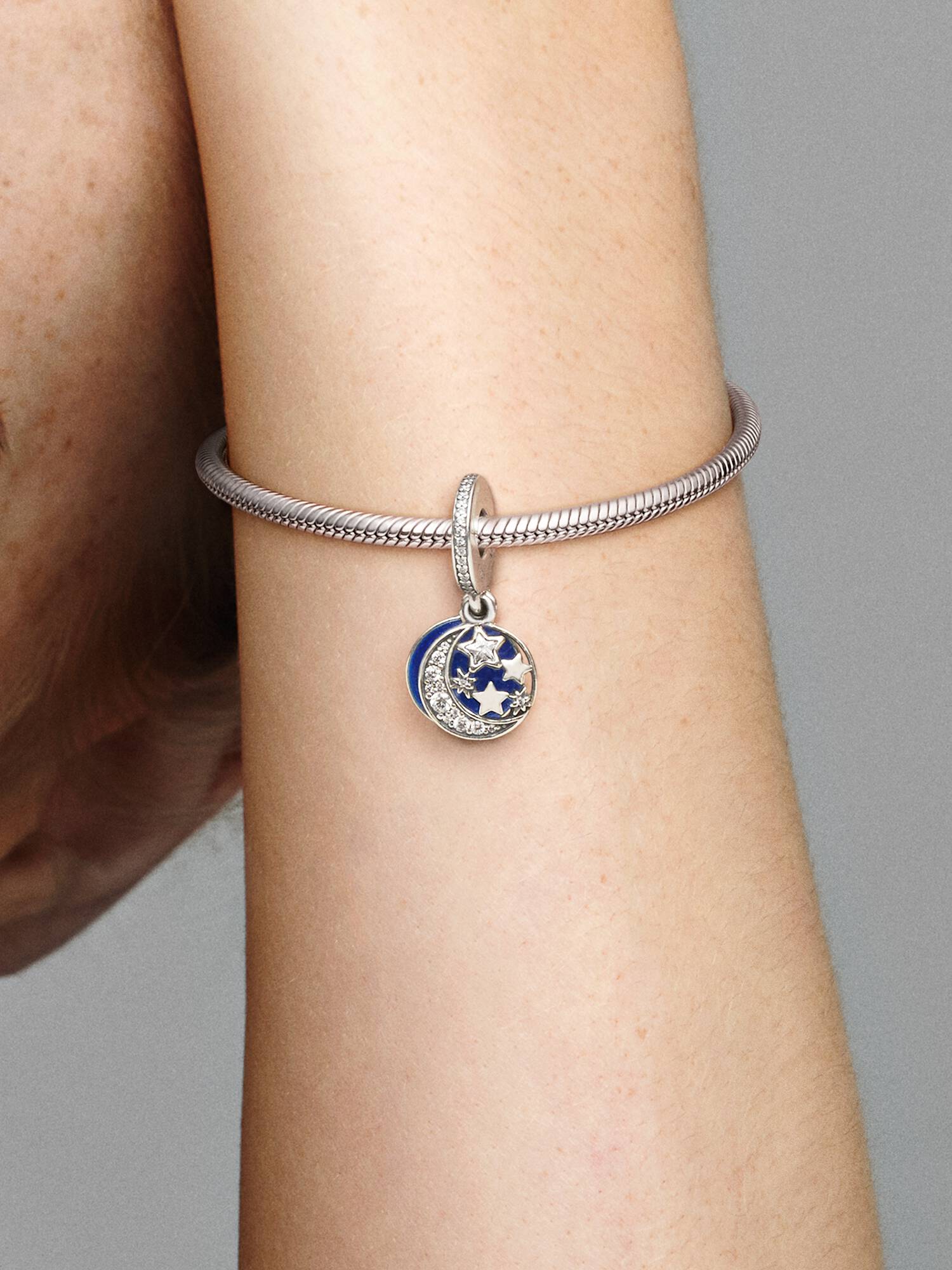Charm colgante Luna y cielo azul