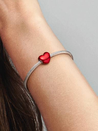 Charm Corazón metálico rojo