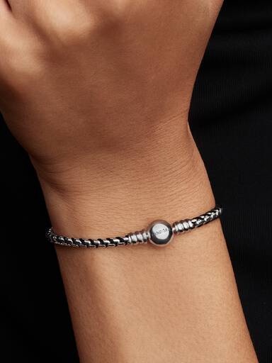 Brazalete de cadena tipo caja de cordón negro