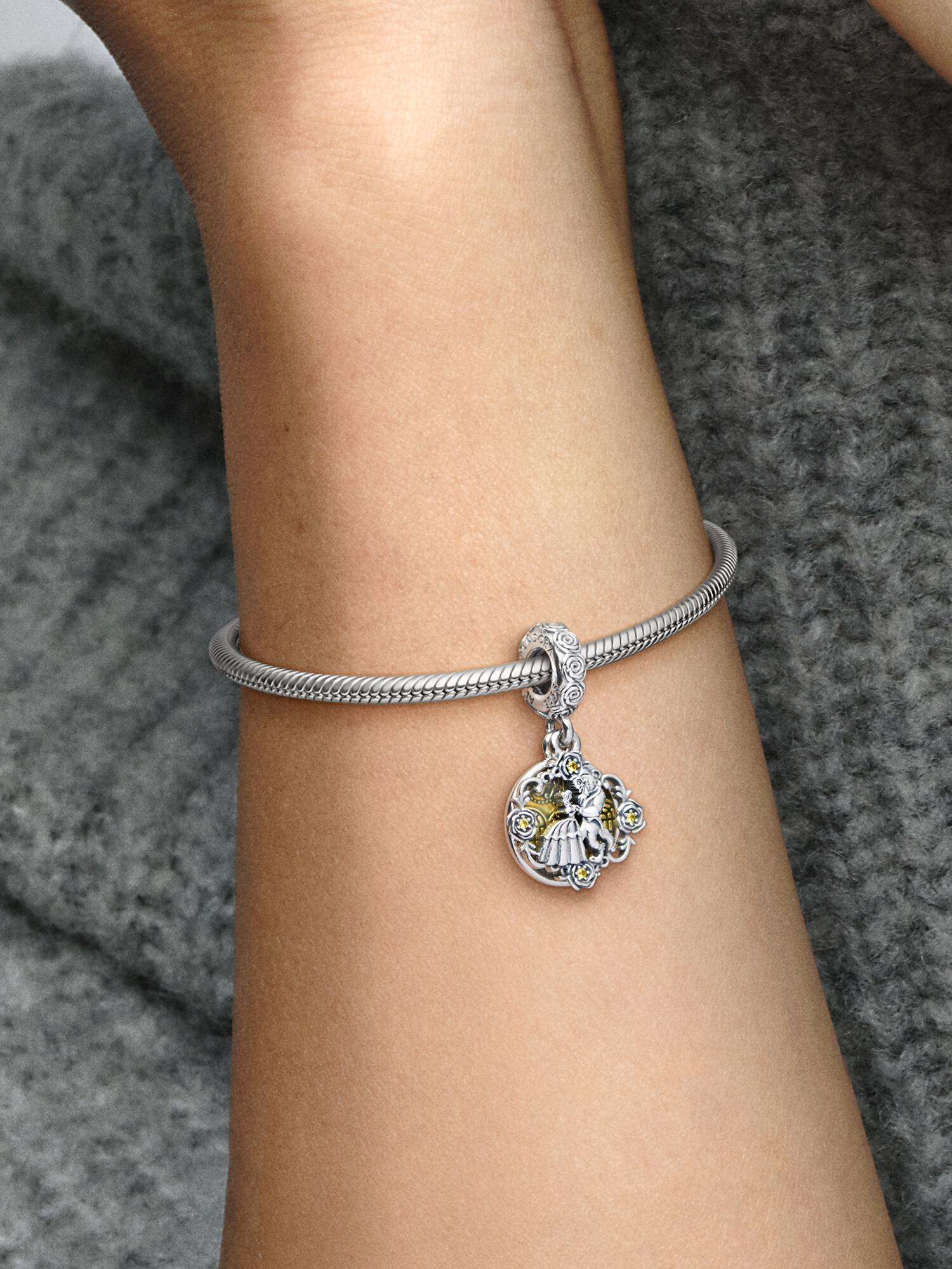 Charm colgante Baile de la Bella y la Bestia de Disney