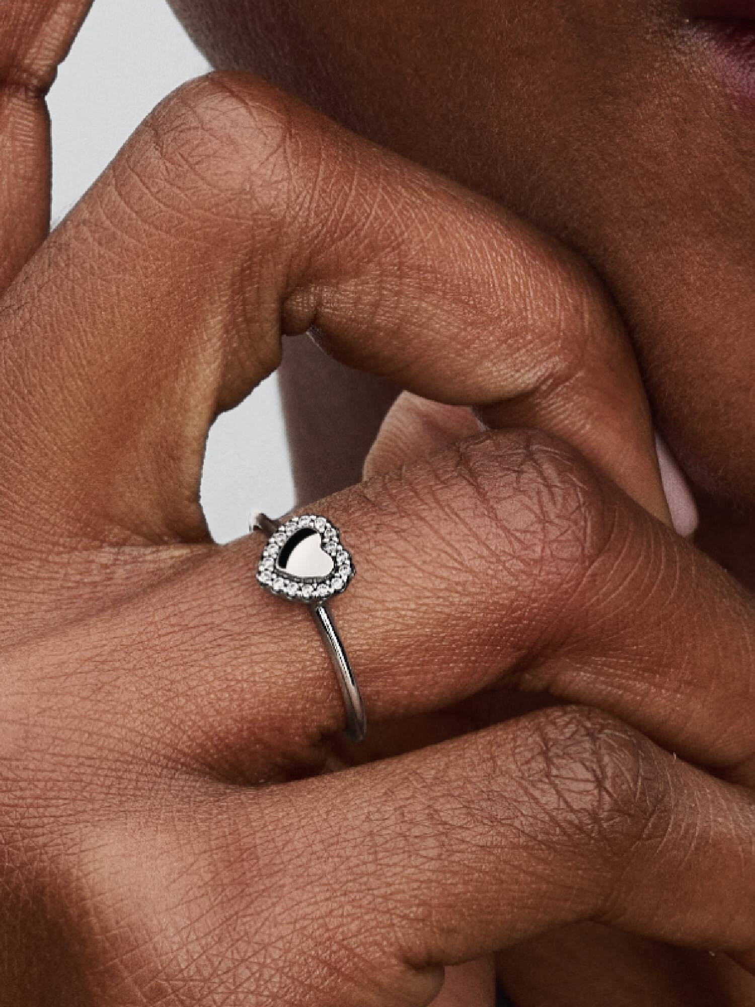 Anillo Halo y Corazón Grabable Plateado
