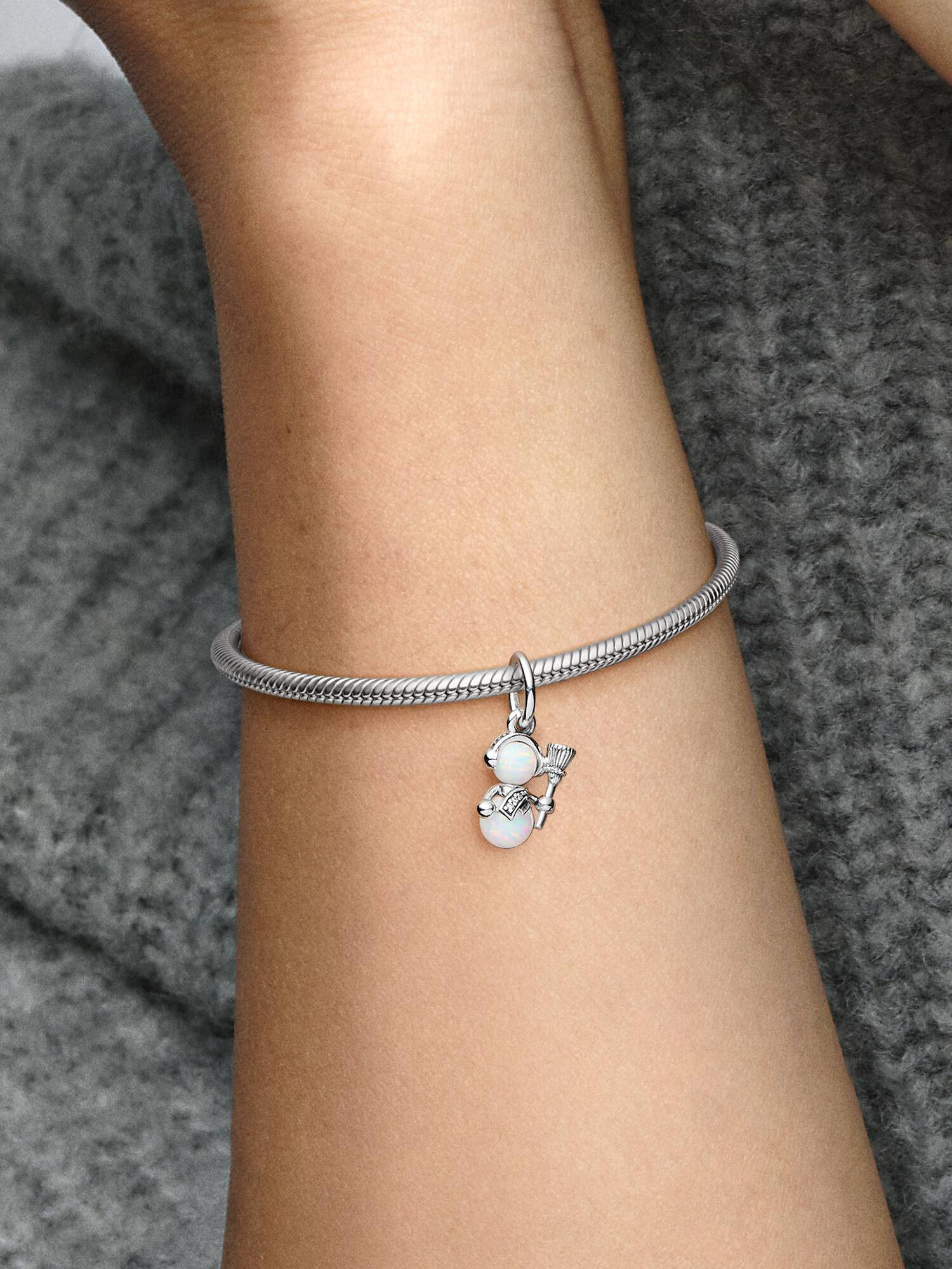 Charm Colgante Muñeco de Nieve Opalescente