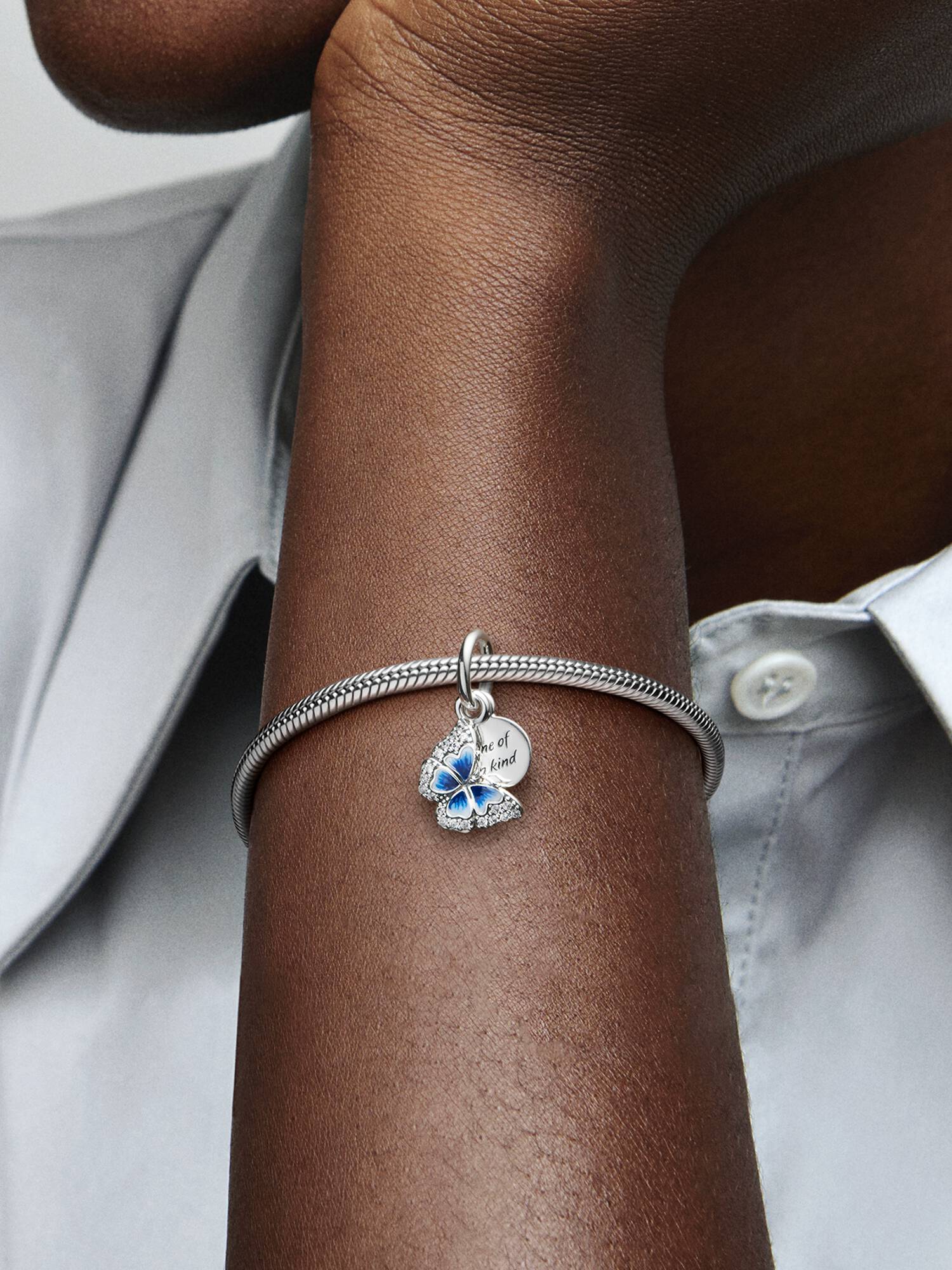 Charm colgante doble Mariposa azul y frase