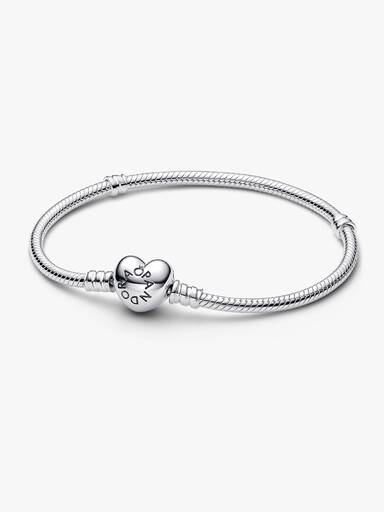Brazalete Pandora Moments cadena de serpiente con broche de corazón