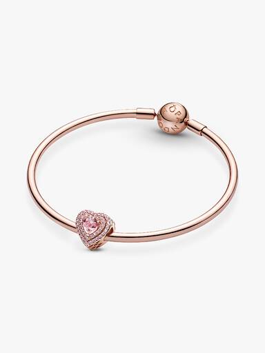 Charm Corazones relucientes en niveles