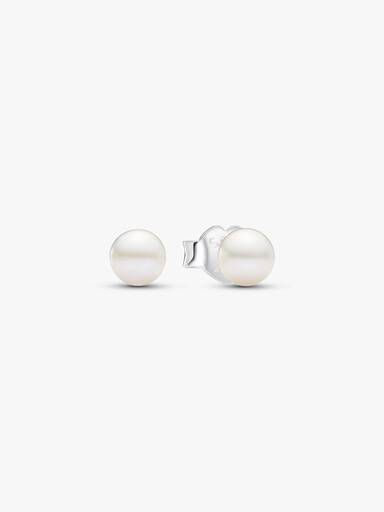 Aretes de Botón Perla Cultivada de Agua Dulce Tratada de 4.5mm