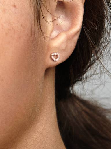 Aretes de botón Corazón abierto