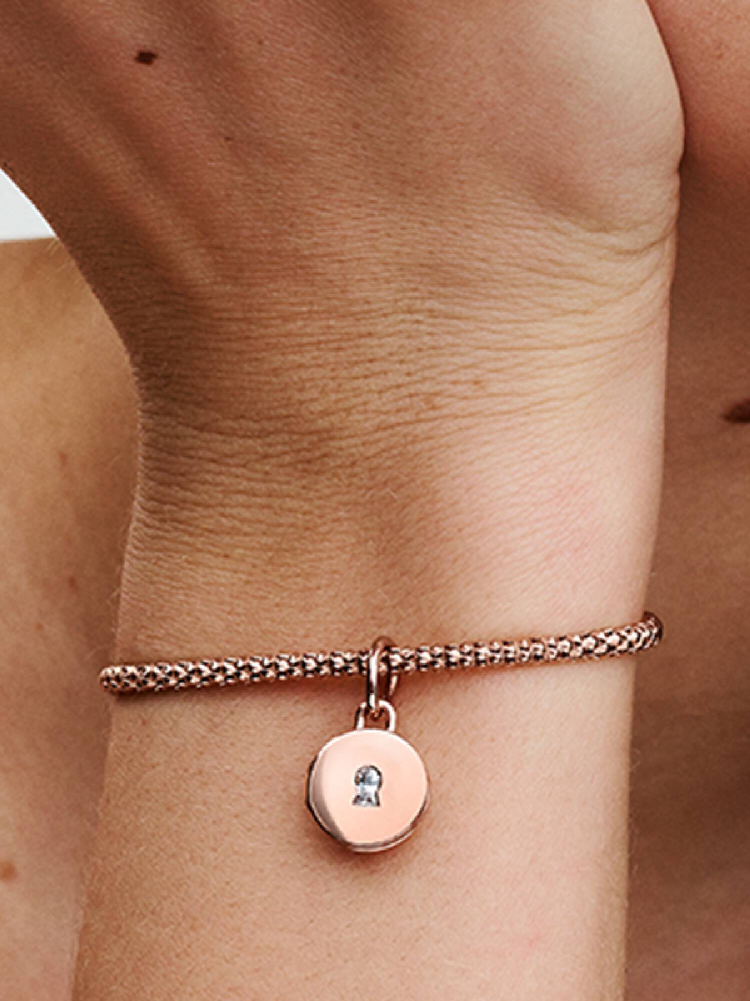 Charm Colgante Medallón Amor grabable que se puede abrir