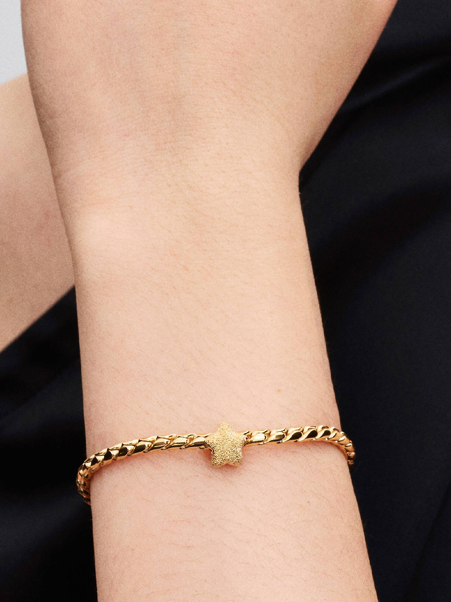 Mini Charm Estrella con textura